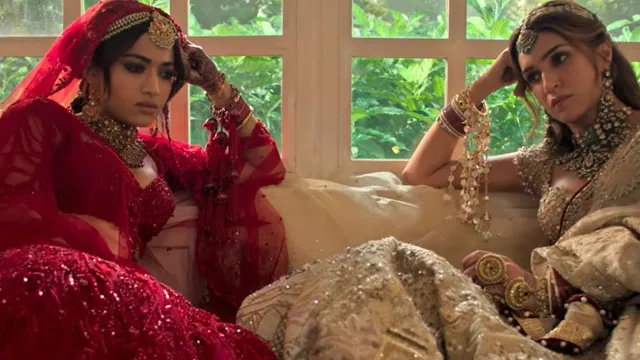 Cocktail 2 में कृति और रश्मिका के बीच होगा लेस्बियन एंगल? एक्ट्रेस ने फिल्म की कहानी पर तोड़ी चुप्पी Cocktail 2 में कृति और रश्मिका के बीच होगा लेस्बियन एंगल? एक्ट्रेस ने फिल्म की कहानी पर तोड़ी चुप्पी
