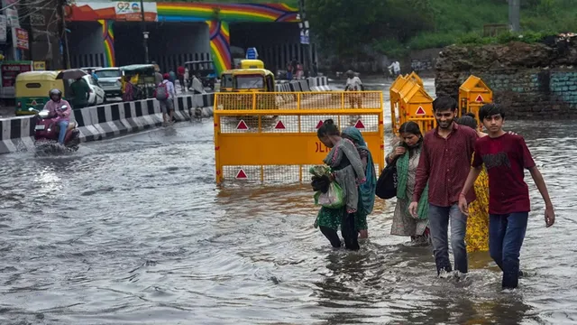 मुंबई में मानसून की धमाकेदार एंट्री: 13 दिनों का लंबा इंतजार खत्म, आज दिल्ली-यूपी में भारी बारिश-आंधी का अलर्ट मुंबई में मानसून की धमाकेदार एंट्री: 13 दिनों का लंबा इंतजार खत्म, आज दिल्ली-यूपी में भारी बारिश-आंधी का अलर्ट