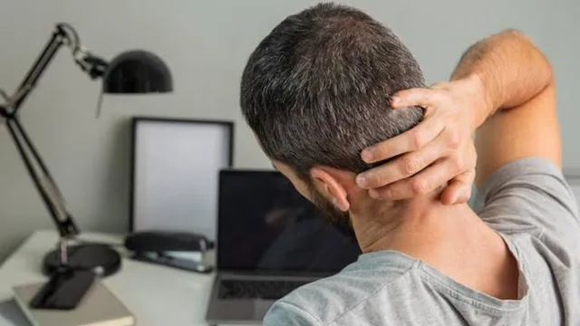 लैपटॉप और फोन ने कर दिया है गर्दन का बुरा हाल? अकड़न से मिनटों में छुटकारा दिलाएंगी ये एक्सरसाइज लैपटॉप और फोन ने कर दिया है गर्दन का बुरा हाल? अकड़न से मिनटों में छुटकारा दिलाएंगी ये एक्सरसाइज