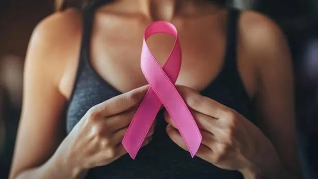 ब्रेस्ट कैंसर की जांच में झिझक है जानलेवा, भारत में सिर्फ 65% सर्वाइवल रेट; WHO की रिपोर्ट में खुलासा ब्रेस्ट कैंसर की जांच में झिझक है जानलेवा, भारत में सिर्फ 65% सर्वाइवल रेट; WHO की रिपोर्ट में खुलासा