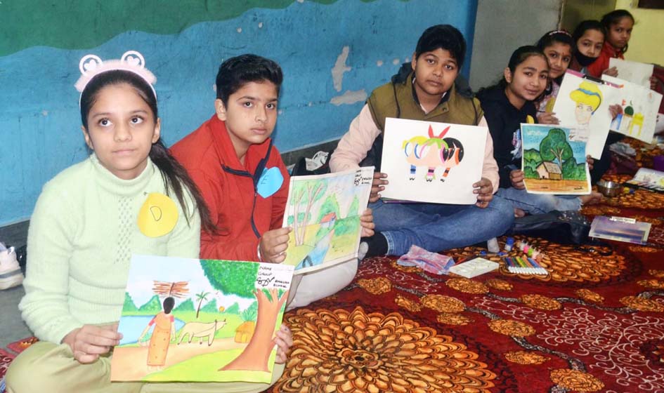 Children made awareness on tobacco prohibition day by making paintings -  तंबाकू निषेध दिवस पर बच्चों ने पेंटि्ग्स बनाकर किया जागरूक, धनबाद न्यूज